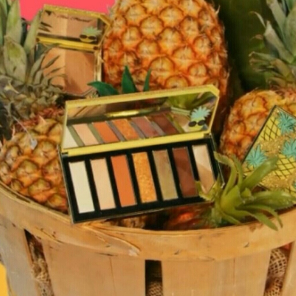 4/$50🍍TOO FACED SPARKLING PINEAPPLE PALETTE - Picture 2 of 8